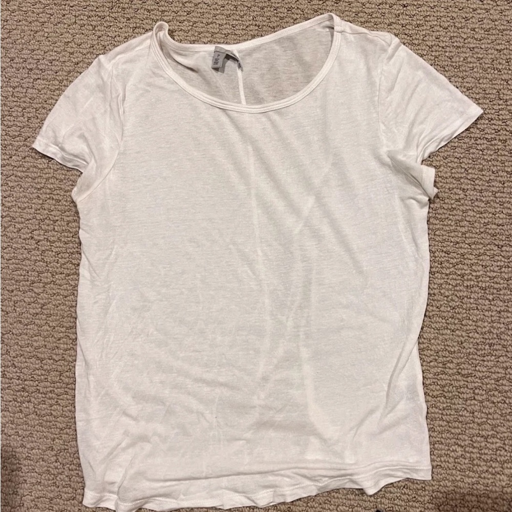 Women's Halogen T-shirt size XS, white soft & thin material